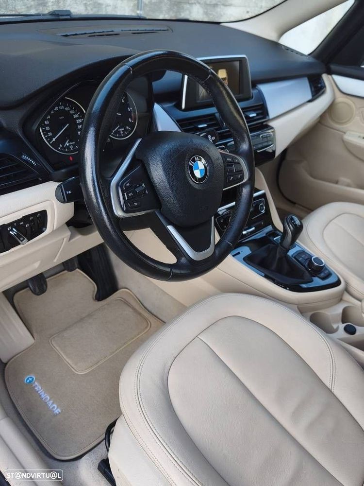 BMW 216 Gran Tourer d 7L Line Luxury - 4