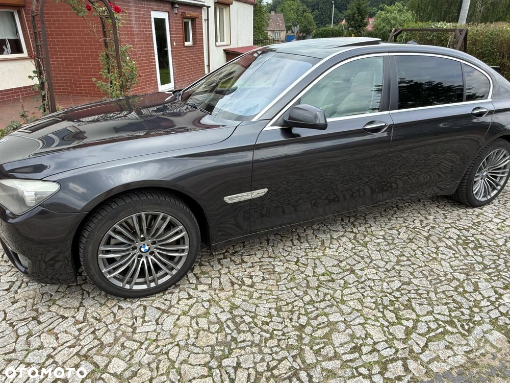 BMW Seria 7 750i xDrive - 6