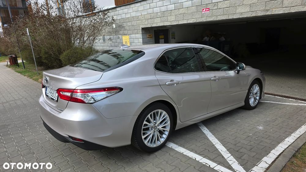 Toyota Camry 2.5 Hybrid Executive CVT - 8