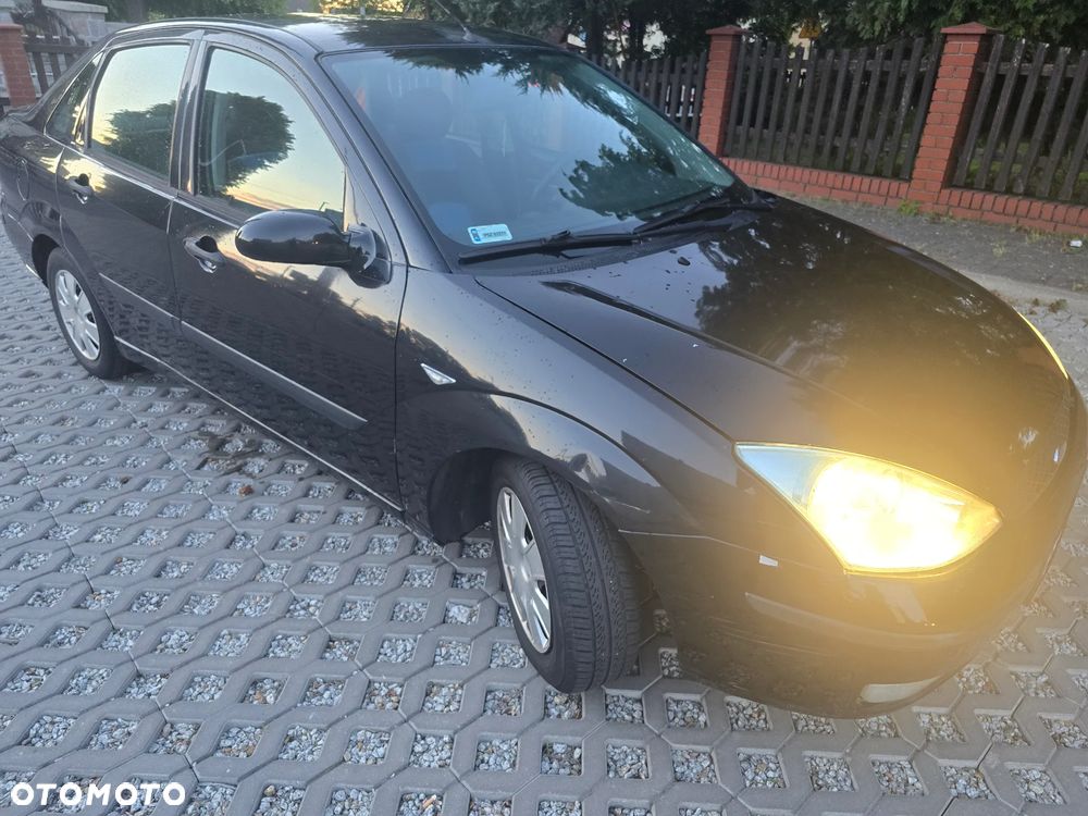 Ford Focus Ghia - 1