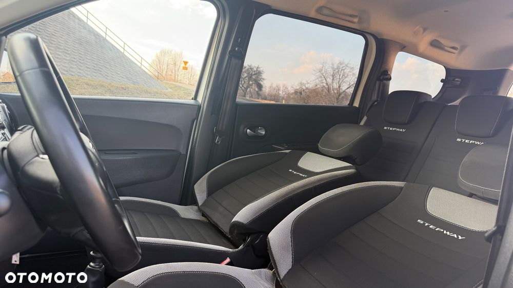 Dacia Lodgy 1.3 TCe Stepway S&S - 16