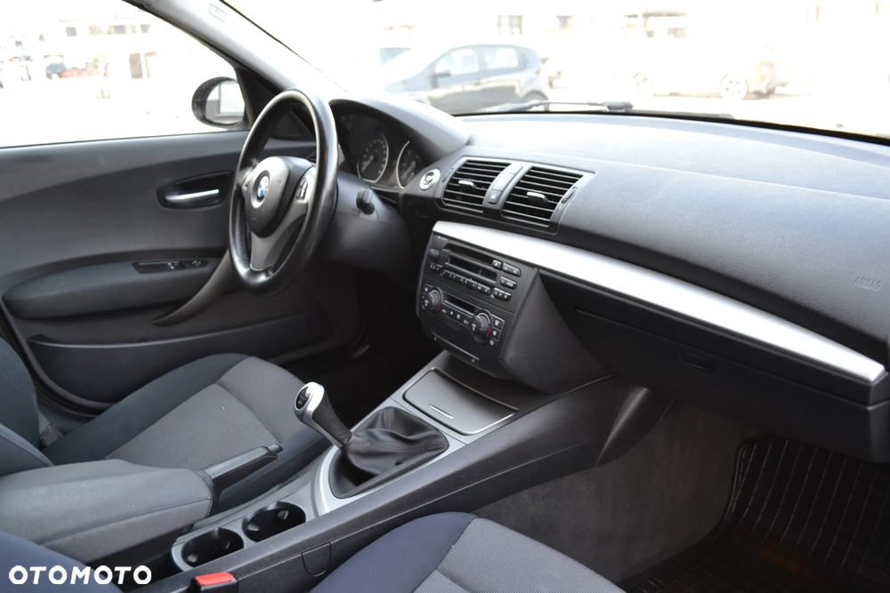 BMW Seria 1 - 18