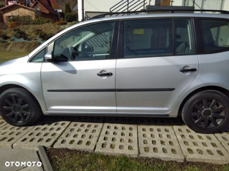 Volkswagen Touran - 5