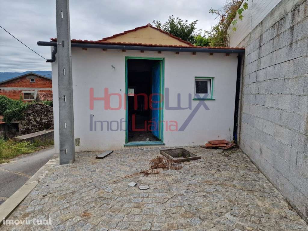 Moradia T1 em reconstrução - Grande imagem: 3/38