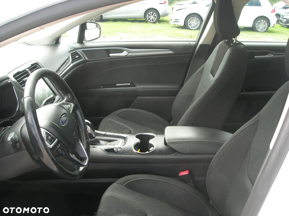 Ford Mondeo 2.0 Hybrid Trend - 13