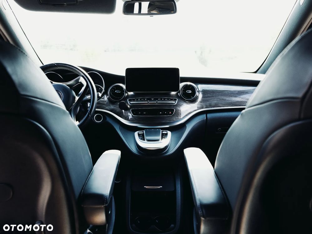 Mercedes-Benz Klasa V 300 d 4-Matic 9G-Tronic - 13