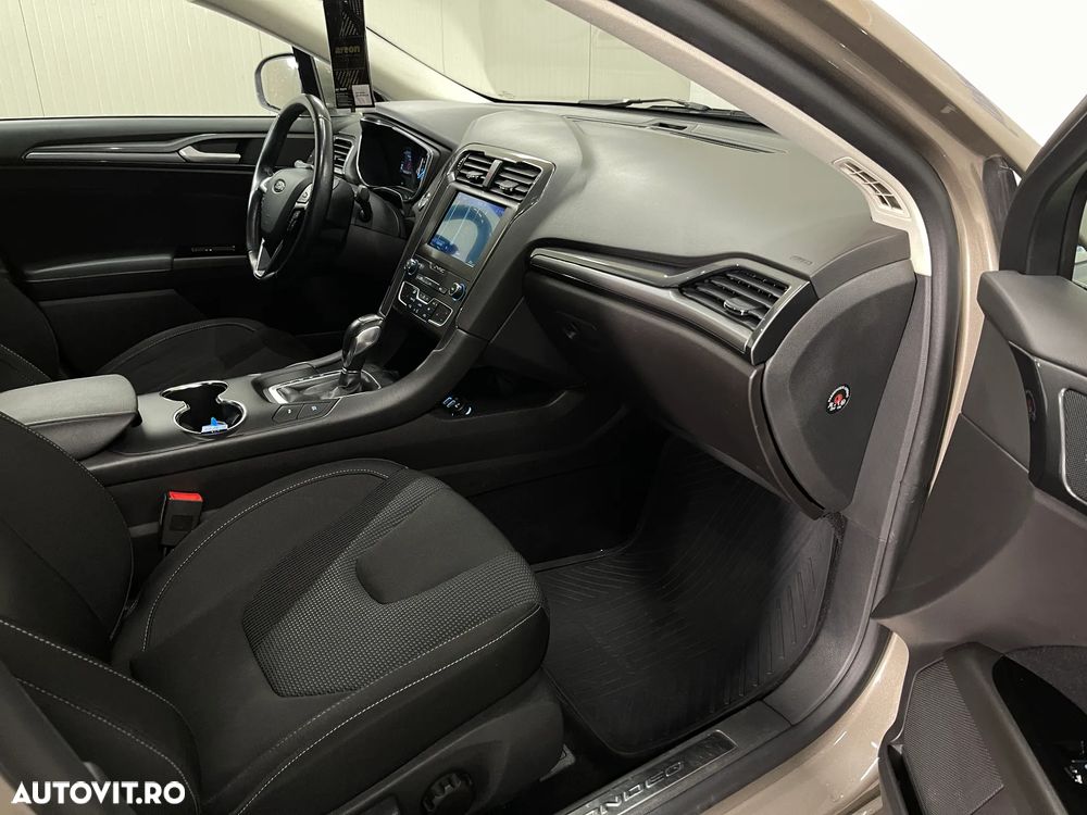 Ford Mondeo 2.0 HEV Titanium - 10