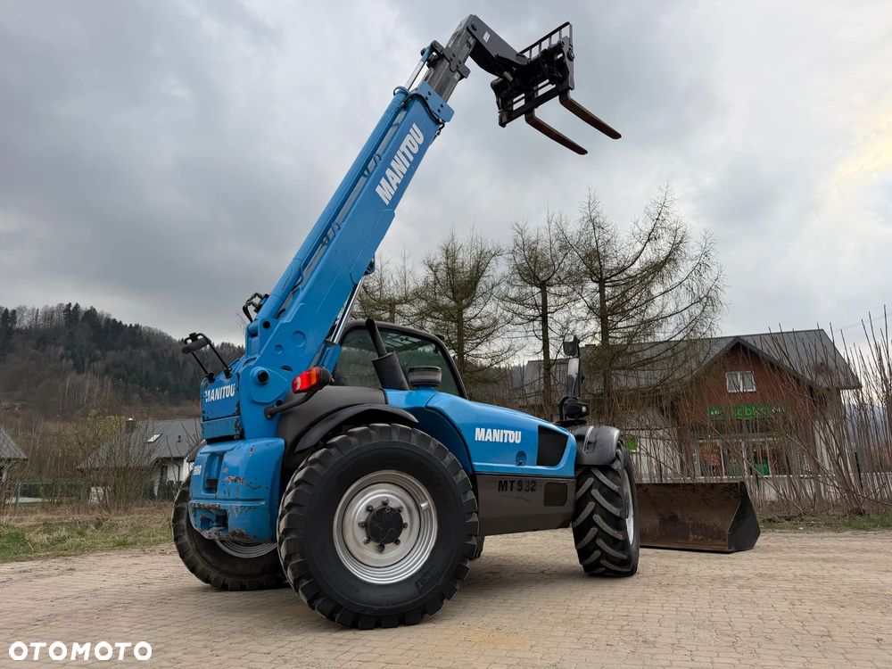 Manitou MT932 Ładowarka Teleskopowa dźwig wózek 9m. UDŹWIG 3,2 tony. Przebieg 2760 MTG jak Nowa z SALONU 2014rok z Norwegii z Gospodarstwa rolnego. Silnik PERKINS 100km. Serwisy w Dekra! Widły i łyżka. Ani deka luzu czy wycieku. OKAZJA! Jazda REWERS + 4 biegi. Skręt 3 tryby. - 3