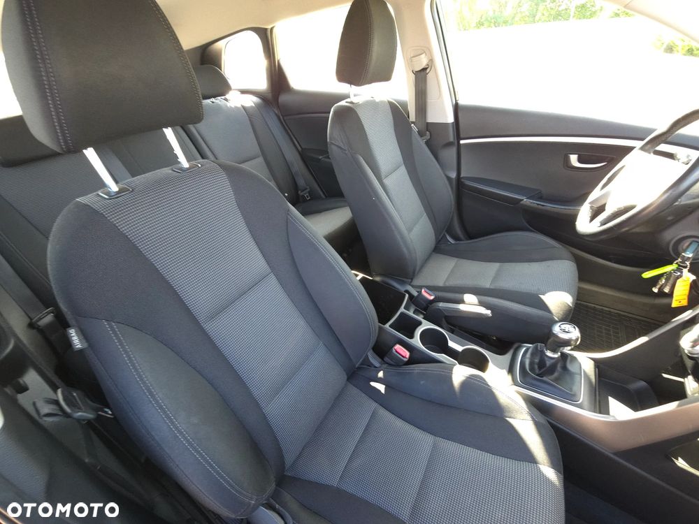 Hyundai i30 blue 1.4 Classic - 16