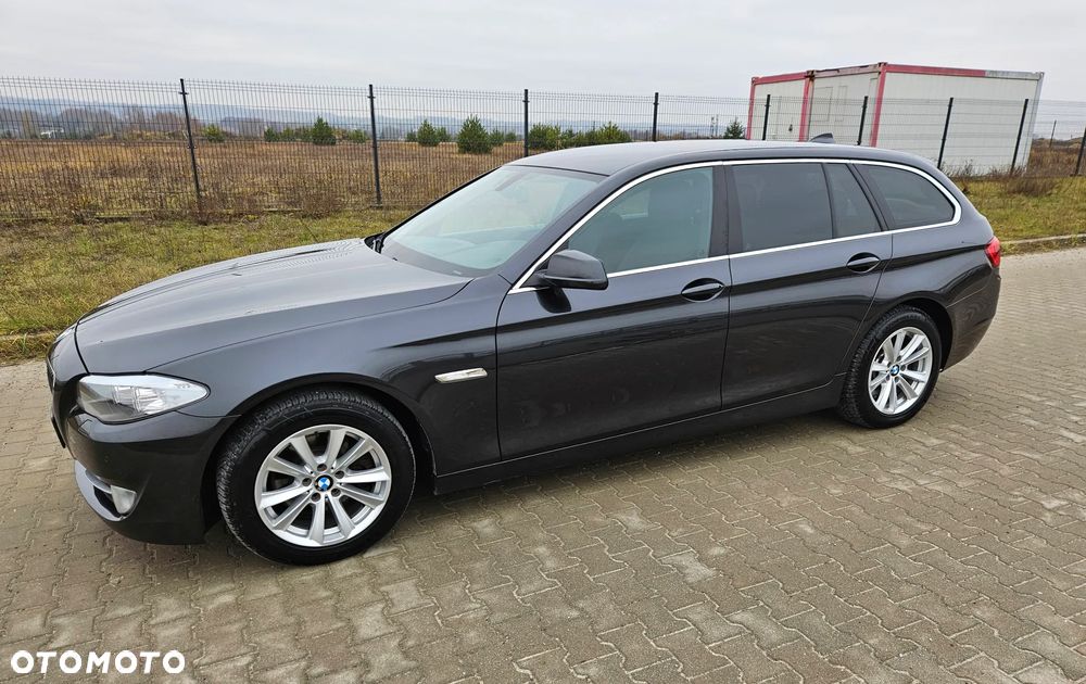 BMW Seria 5 520d Sport-Aut - 2