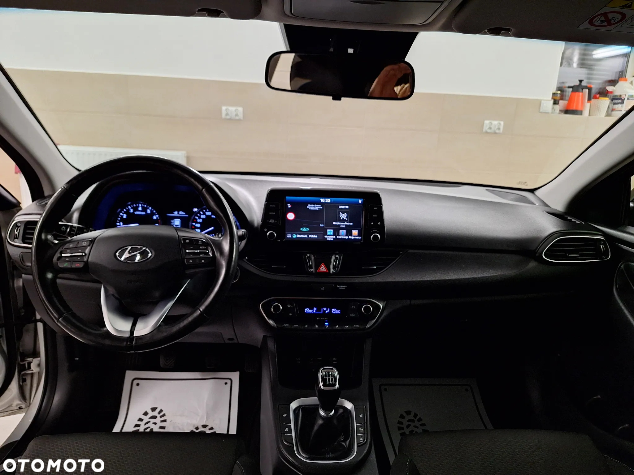Hyundai i30 1.4 T-GDI Premiere Luxury - 25