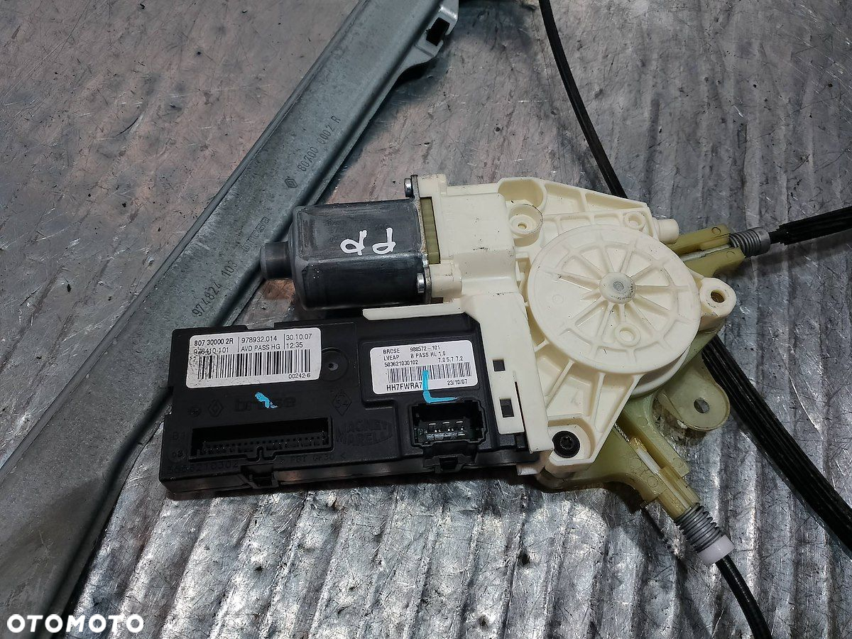 PODNOŚNIK SZYBY PRAWY PRZÓD RENAULT LAGUNA III 807000002R 974824103 - 2