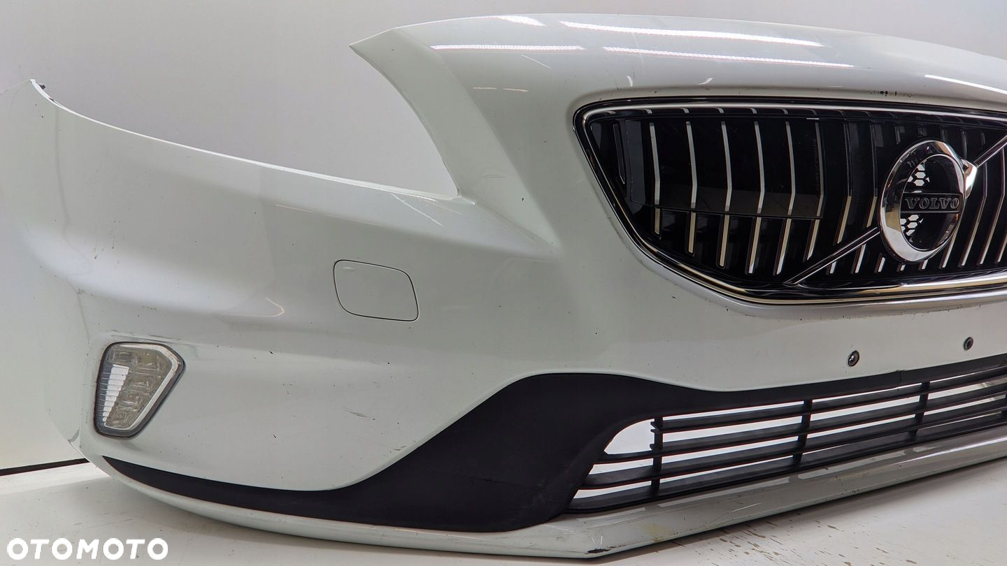 Zderzak przedni VOLVO V40 R DESIGN 2012-2017 - 10