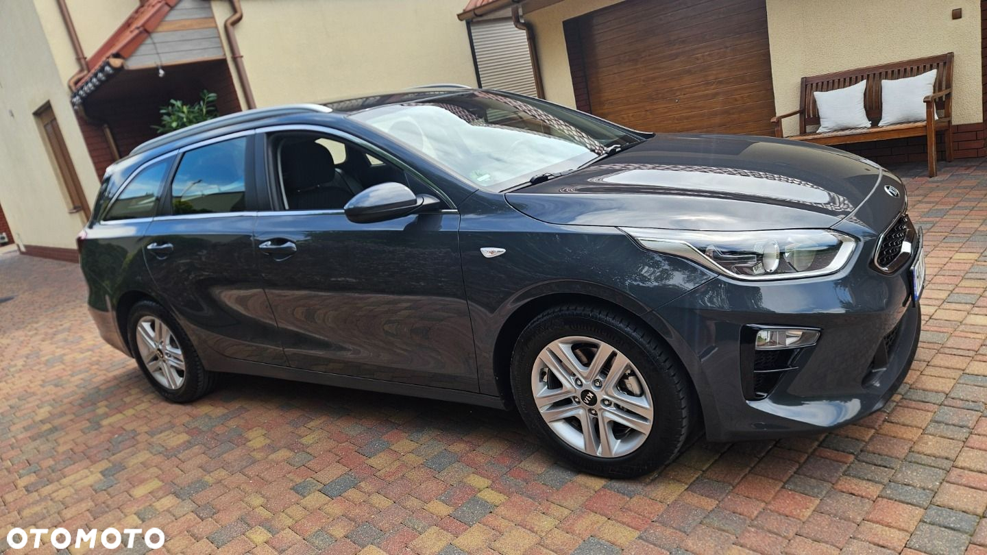 Kia Ceed - 10