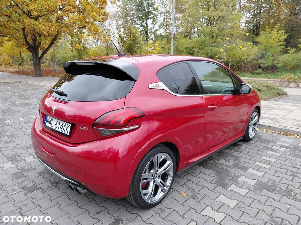 Peugeot 208 2013 photo 3