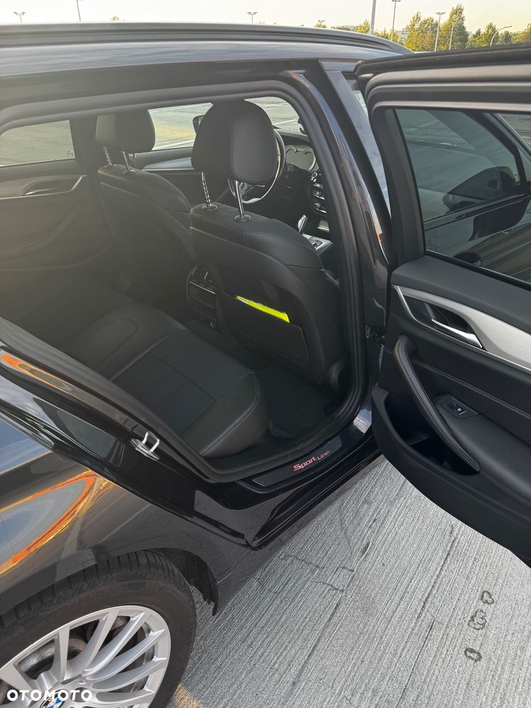 BMW Seria 5 520d Sport Line - 15