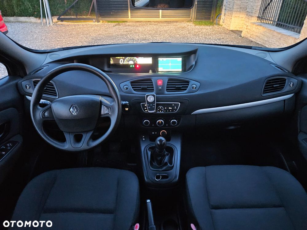 Renault Scenic 1.6 16V Confort Expression - 29