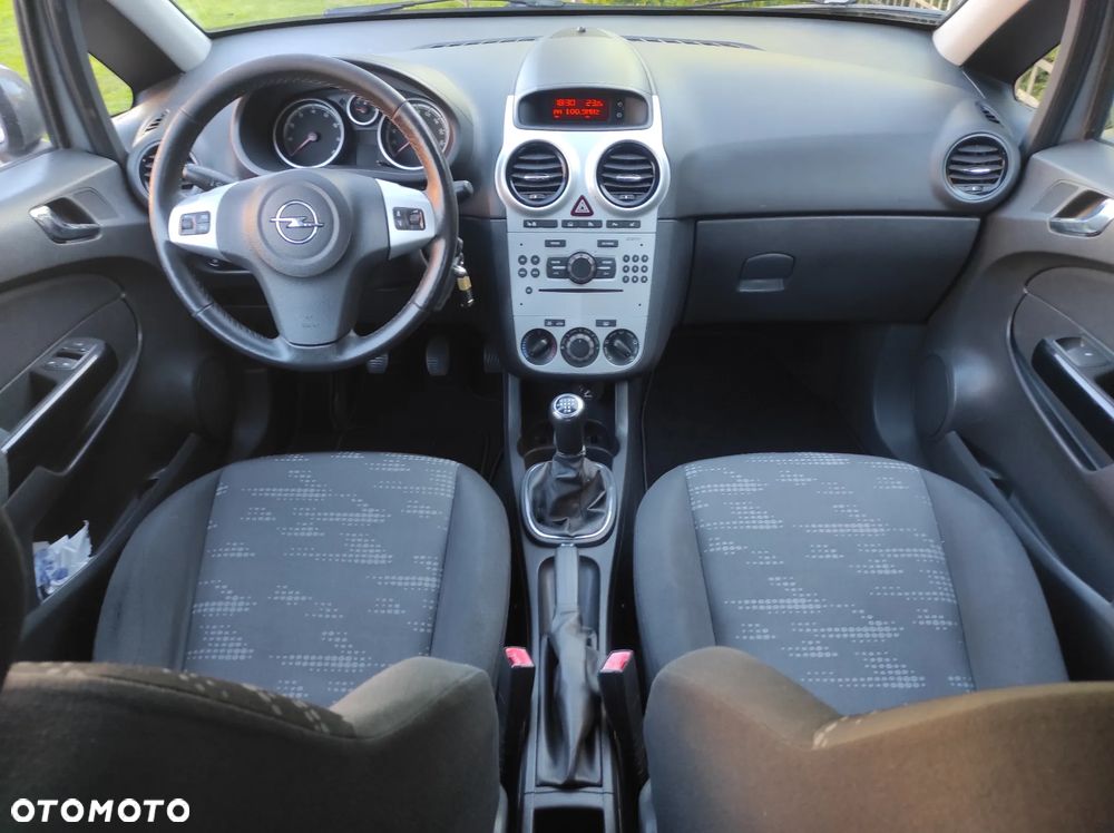 Opel Corsa 1.4 16V Satellite - 7
