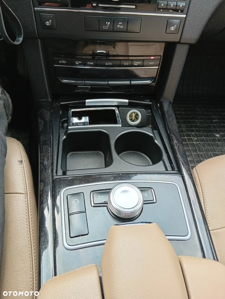 Mercedes-Benz Klasa E 300 CDI DPF BlueEFFICIENCY 7G-TRONIC Avantgarde - 34