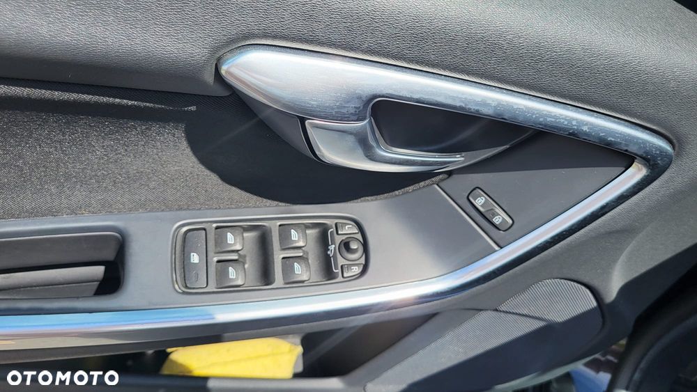 Volvo S60 T3 Kinetic - 13