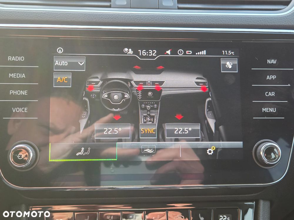 Skoda Superb 1.5 TSI Ambition DSG - 27