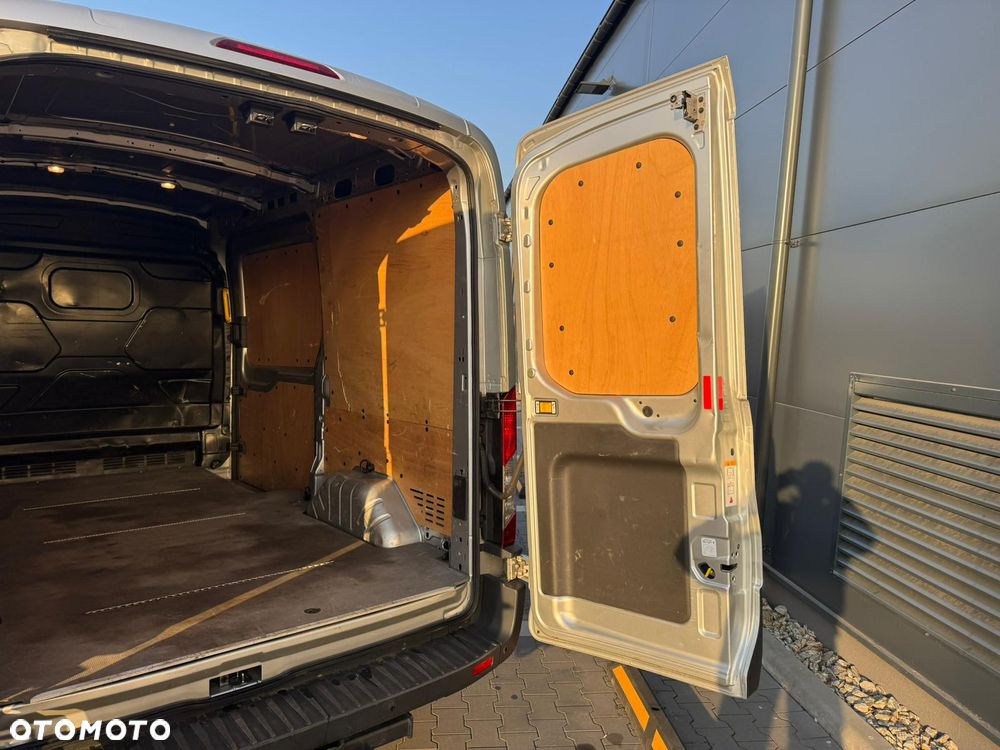 Ford Transit - 12