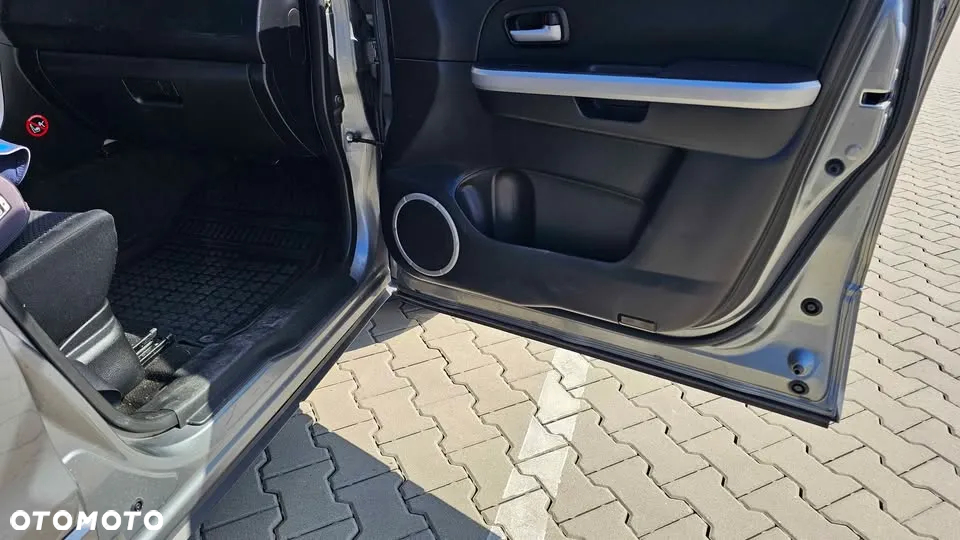 Suzuki Grand Vitara 2.0 - 20