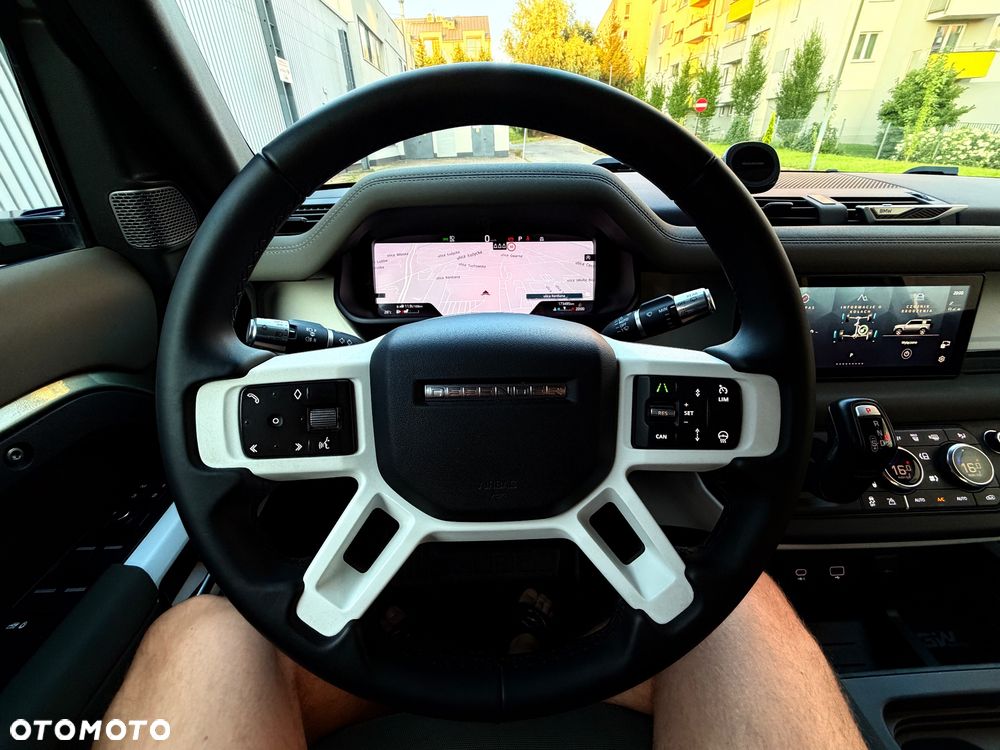 Land Rover Defender 110 D200 SE - 10