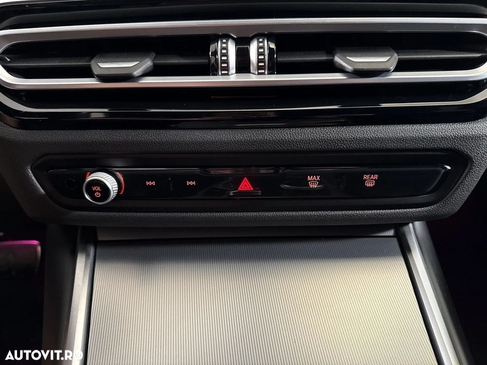 BMW 3 Series 2023 — imagine 17