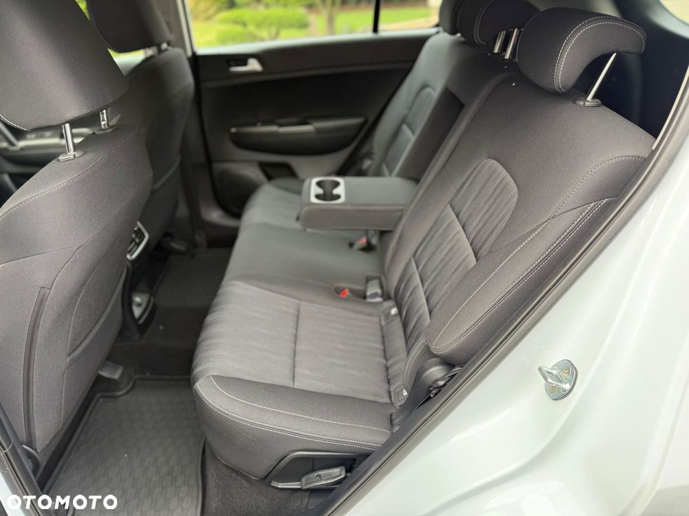 Kia Sportage 1.6 CRDI AWD Eco-Dynamics+ (48V M-H) DCT Black Edition - 11