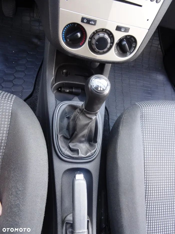 Opel Corsa 1.2 16V Enjoy - 22