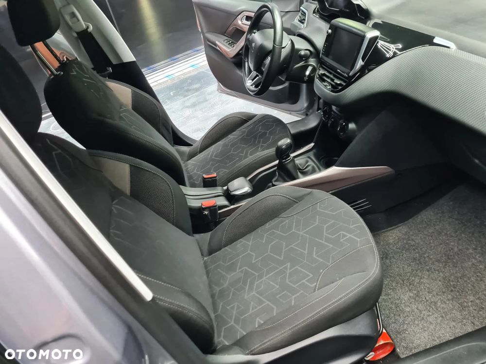 Peugeot 2008 PureTech 82 Style - 17