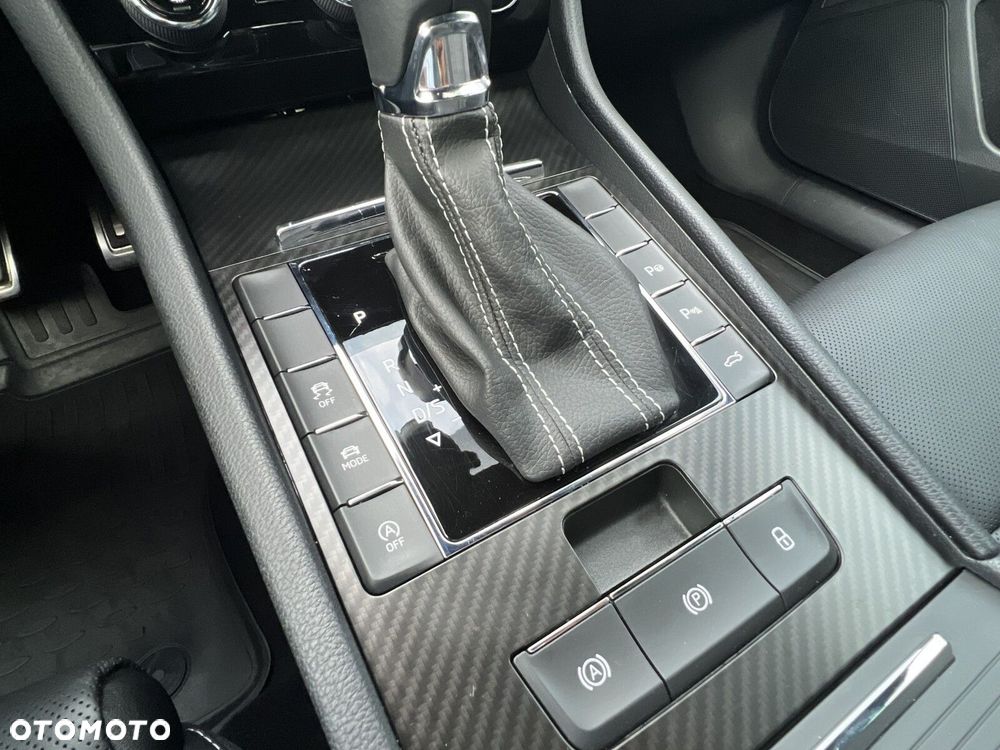 Skoda Superb 2.0 TDI SCR Sportline DSG - 18