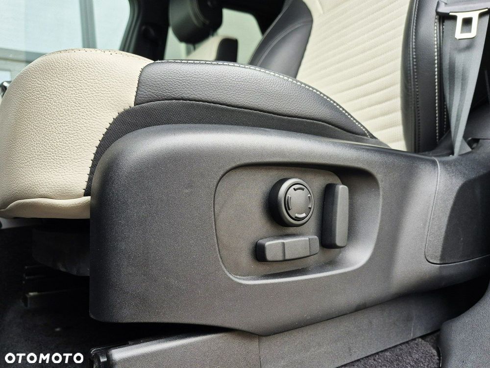 Land Rover Discovery 3.0 D250 mHEV R-Dynamic S - 23