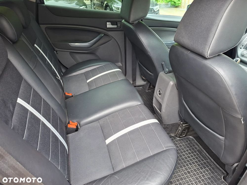 Ford Kuga 2.0 TDCi 4x4 Titanium - 11