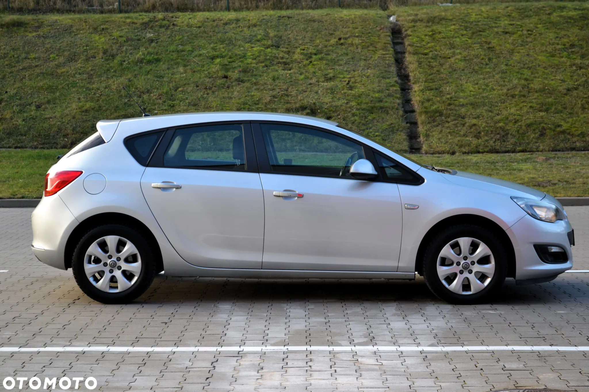 Opel Astra IV 1.6 CDTI Enjoy - 29