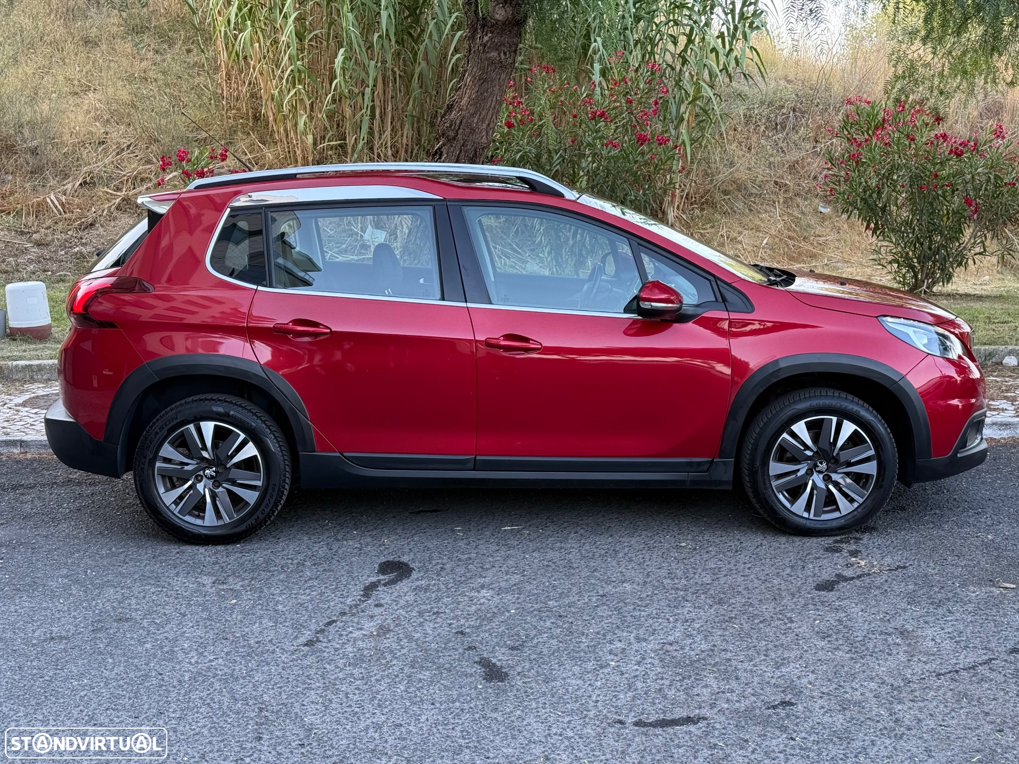 Peugeot 2008 1.6 BlueHDi Allure - 12