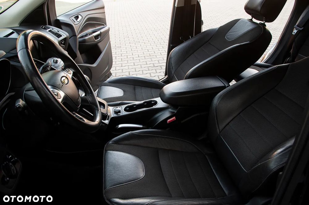Ford Kuga 2.0 TDCi 4x4 Titanium - 37