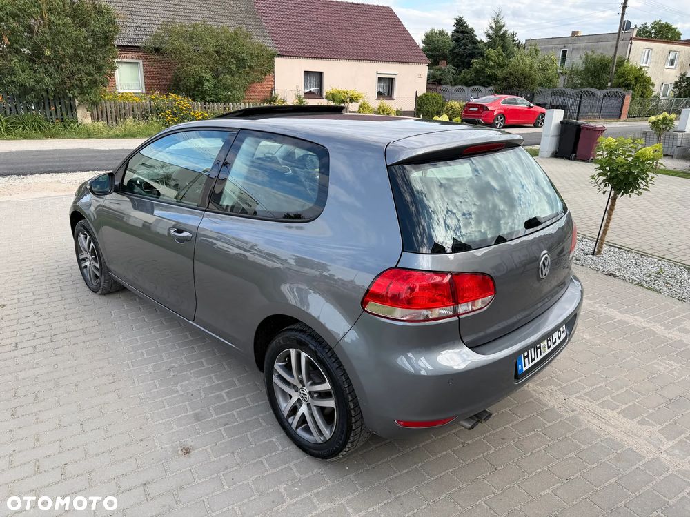 Volkswagen Golf 2.0 TDI DPF DSG Highline - 25