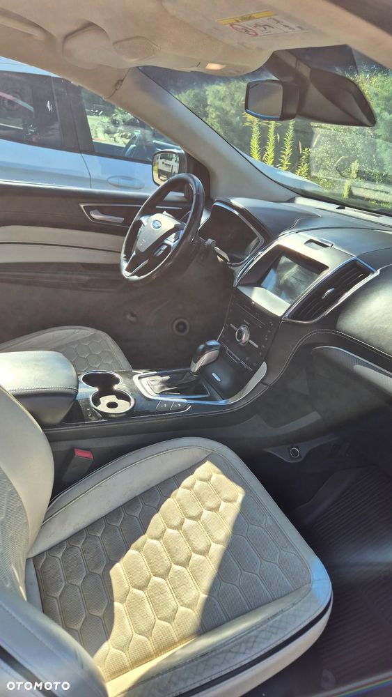 Ford Edge 2.0 TDCi Twin-Turbo 4WD Titanium - 2