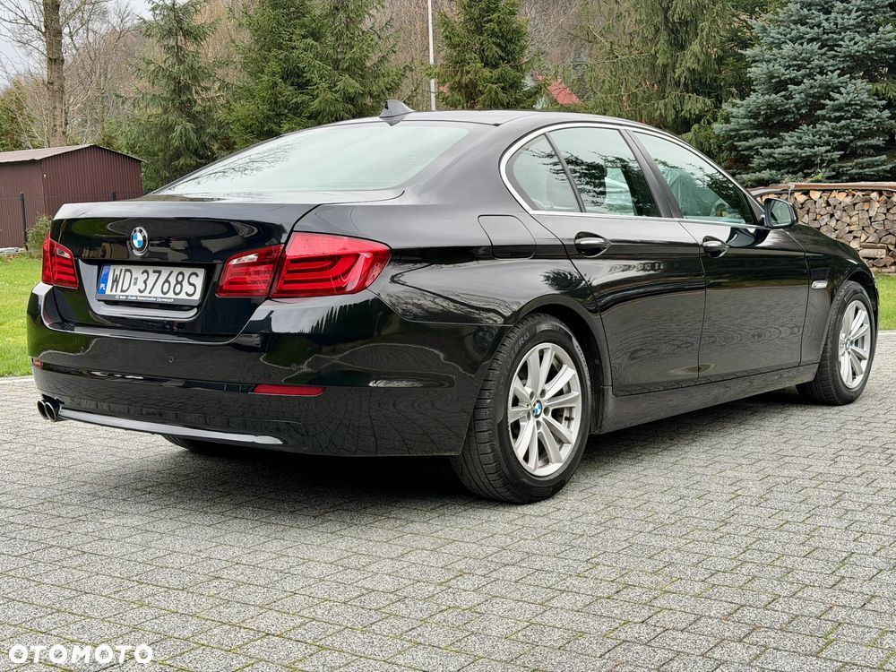 BMW Seria 5 525d xDrive Luxury Line - 11
