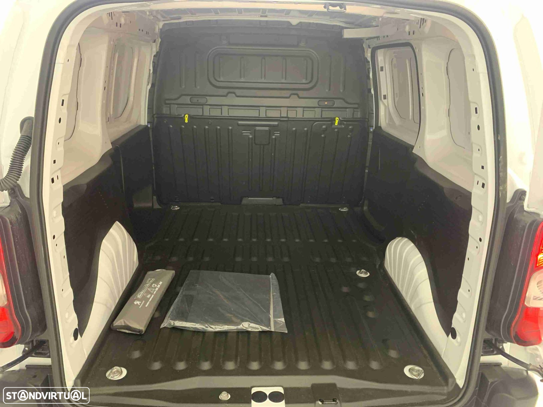 Peugeot Partner 1.5 BlueHDi Standard - 13