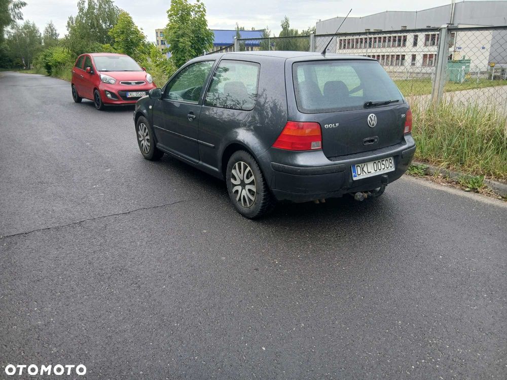 Volkswagen Golf - 1