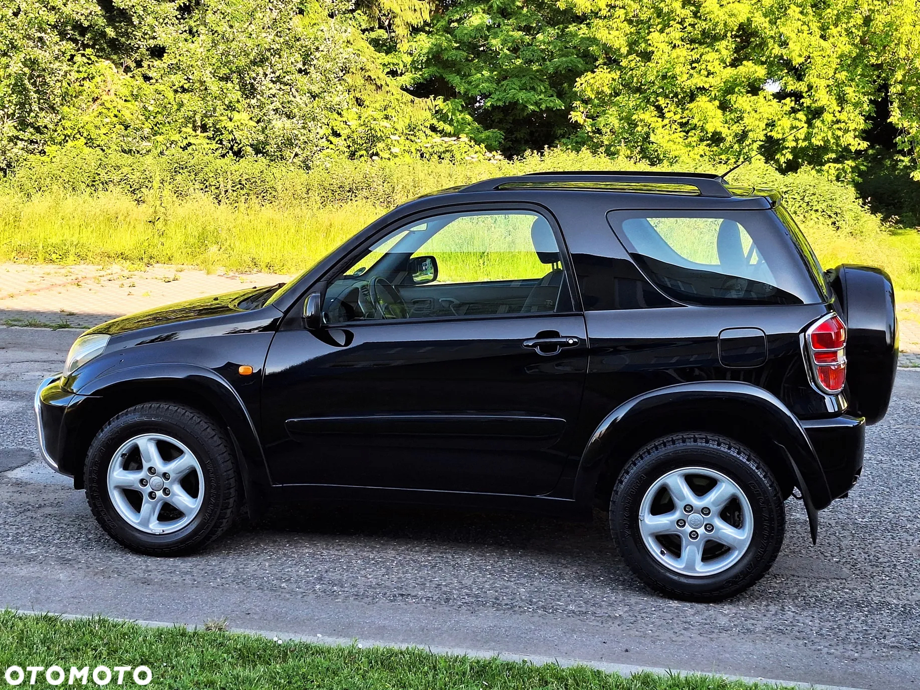Toyota RAV4 - 24