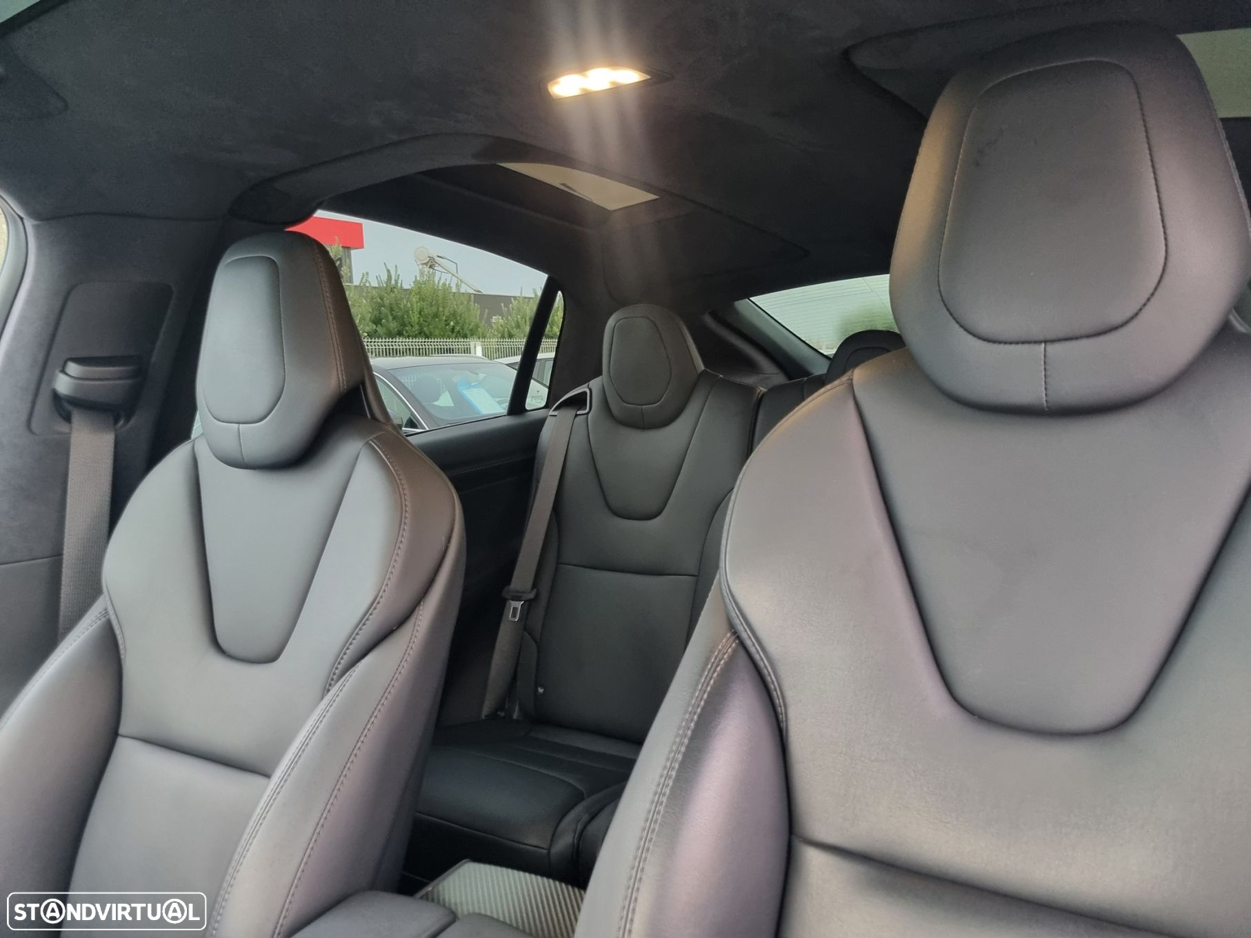Tesla Model X - 18