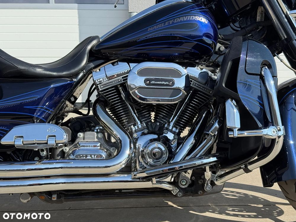 Harley-Davidson CVO Street Glide - 5
