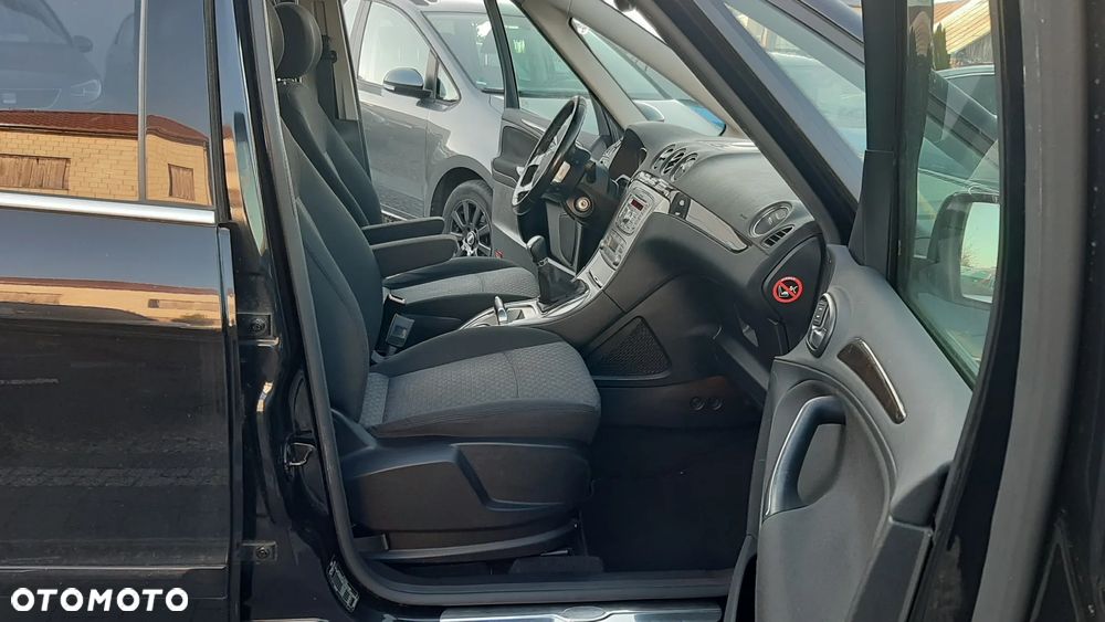 Ford Galaxy 2.0 FF Ghia - 20