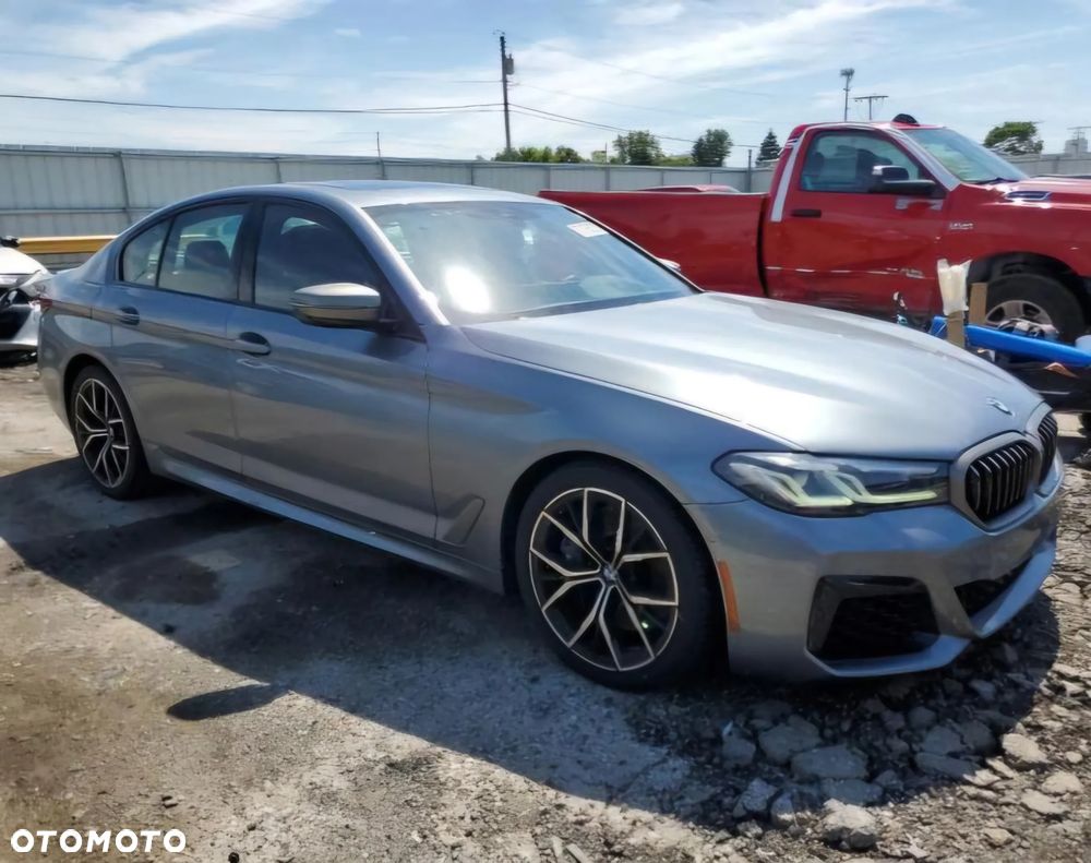 BMW Seria 5 M550i xDrive sport