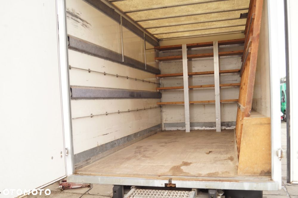 Mercedes-Benz Sprinter - 26