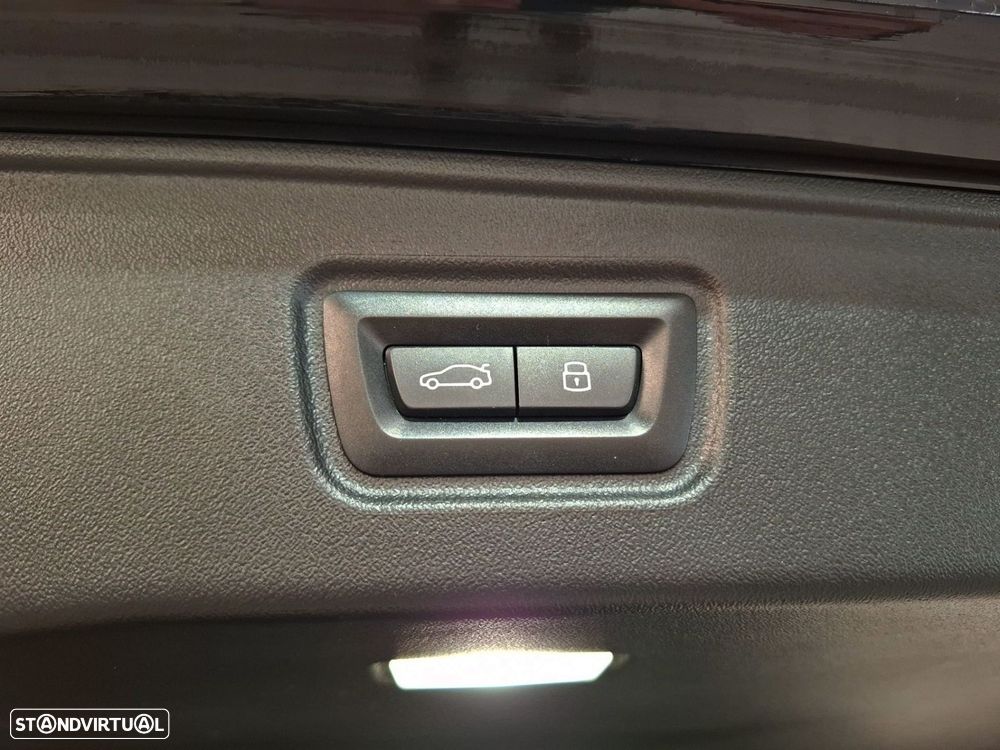 BMW 530 e Pack Desportivo M - 24